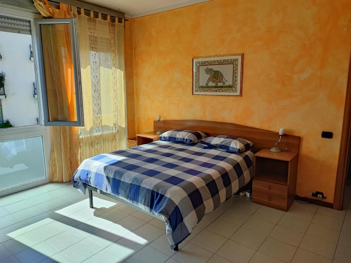 Appartamento Chic Vista Lago - Casa Janis فيربانيا المظهر الخارجي الصورة