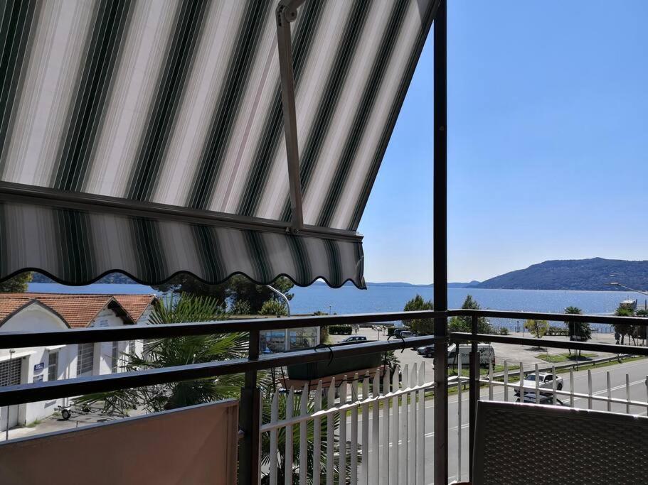Appartamento Chic Vista Lago - Casa Janis فيربانيا المظهر الخارجي الصورة