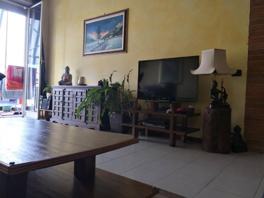 Appartamento Chic Vista Lago - Casa Janis فيربانيا المظهر الخارجي الصورة